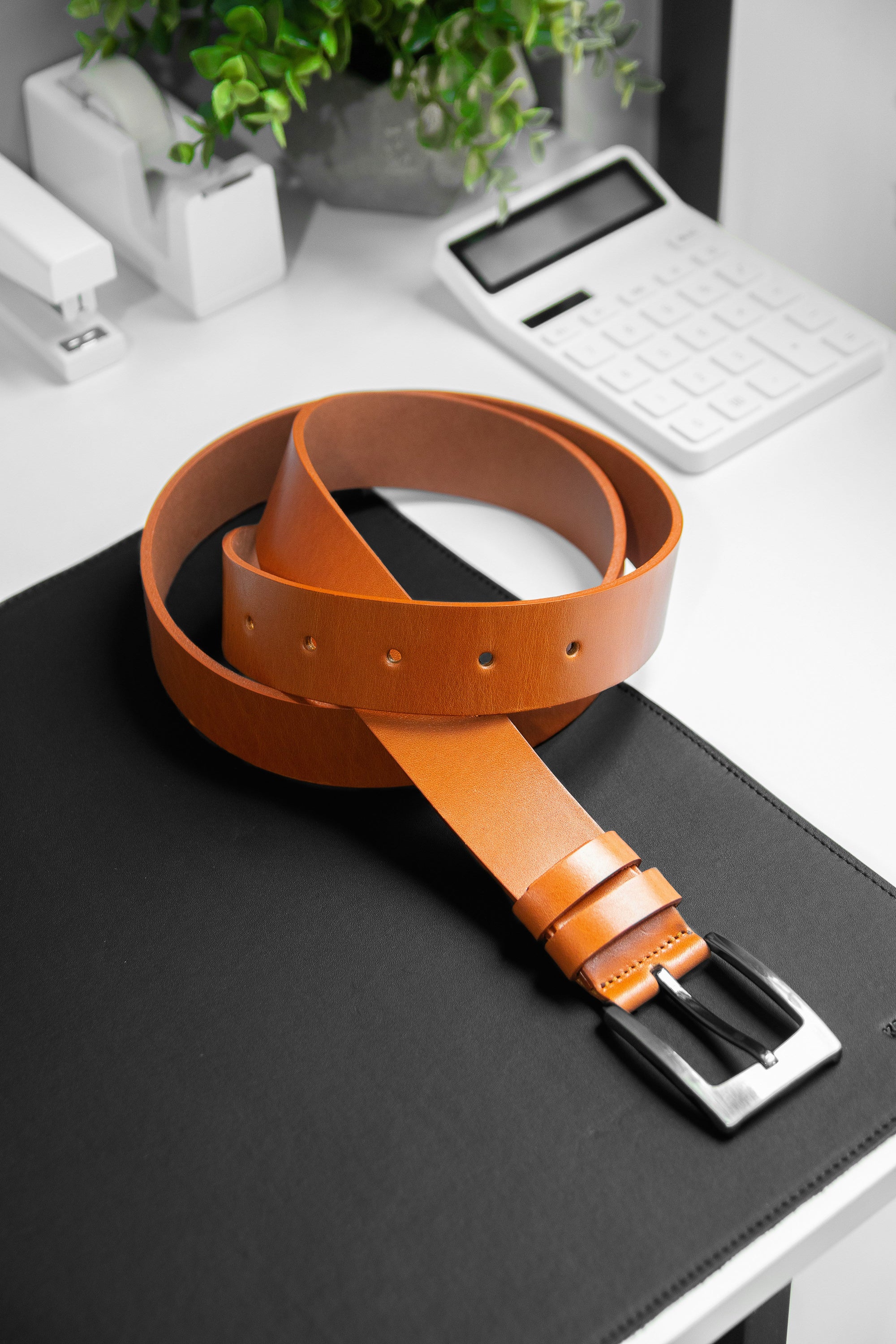 Full-Grain Leather Belt (Brown)